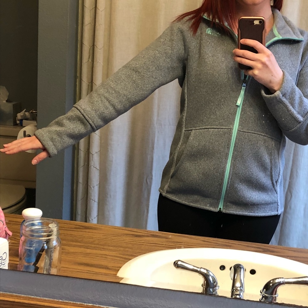 North Face zip up - Picture 4 of 6
